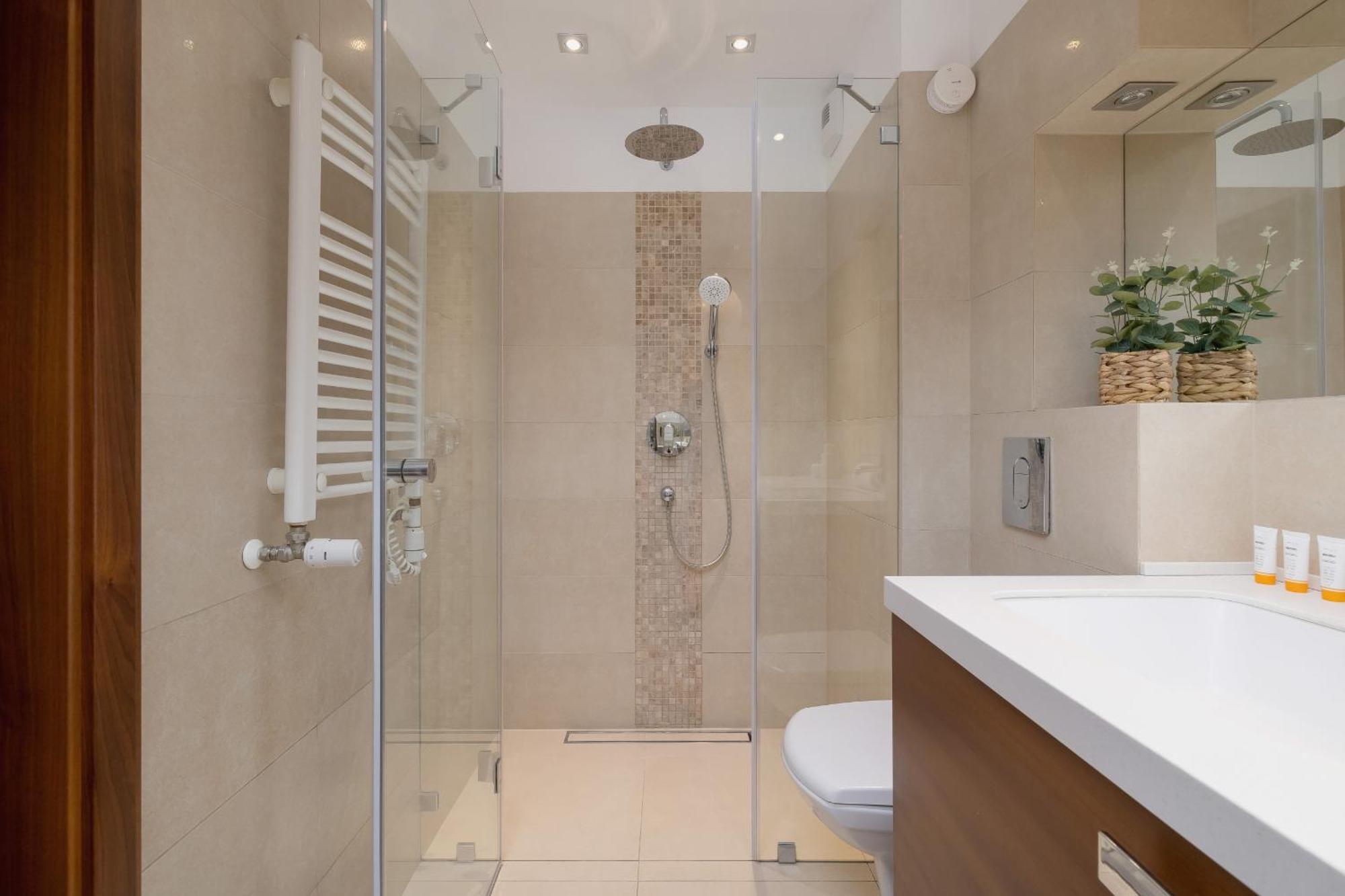 Dworska Modern Apartment In Zabrze By Rent Like Home Buitenkant foto