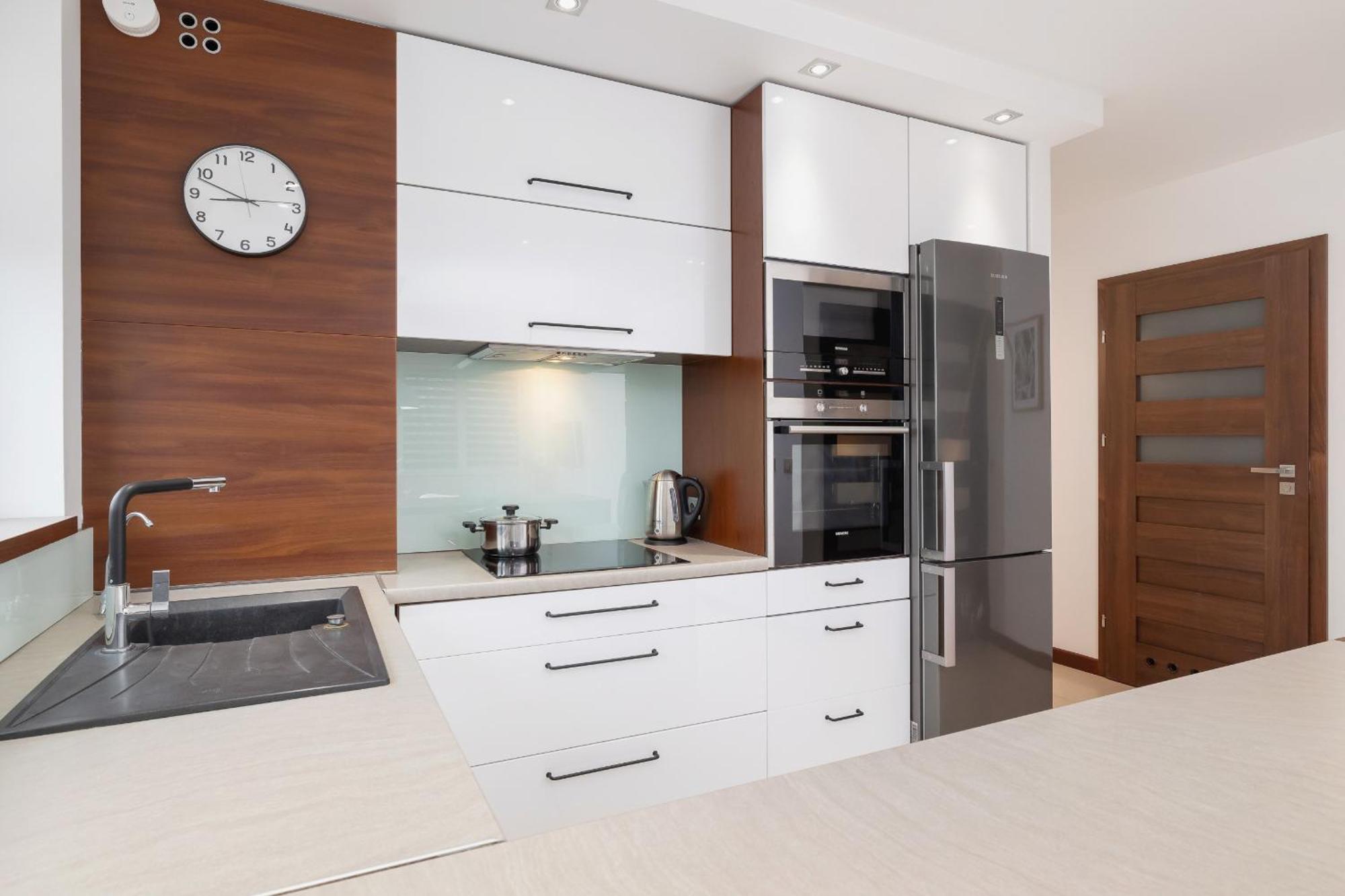 Dworska Modern Apartment In Zabrze By Rent Like Home Buitenkant foto